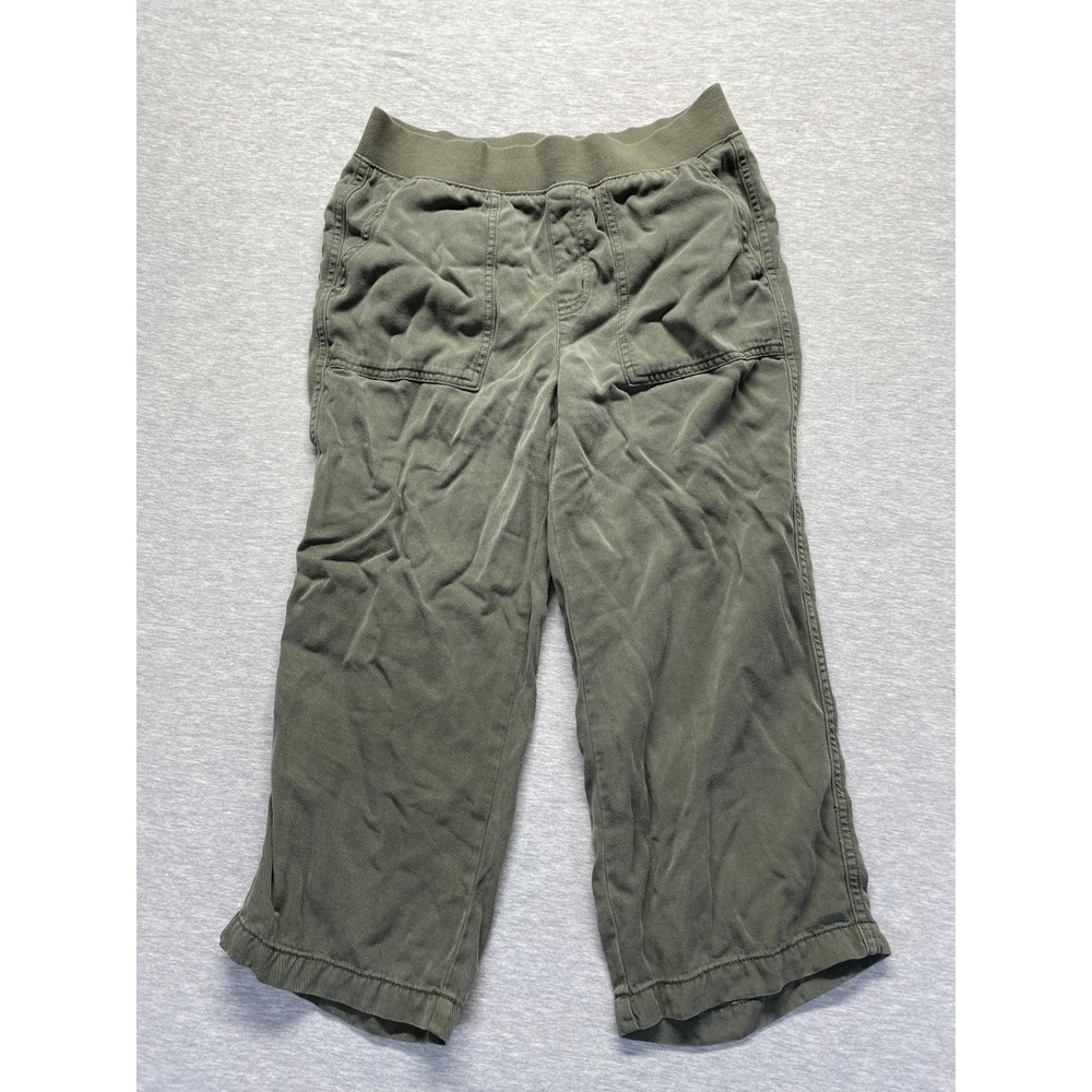 St. John's Bay Capri Pants Women Petite M Olive Green Elastic Waist Straight Leg
